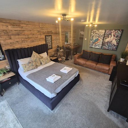 Boutique Shrewsbury Suites Bagian luar foto