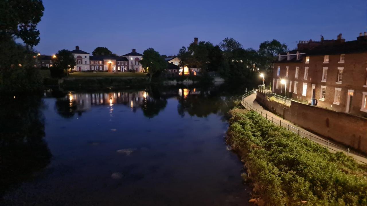 Boutique Shrewsbury Suites Bagian luar foto