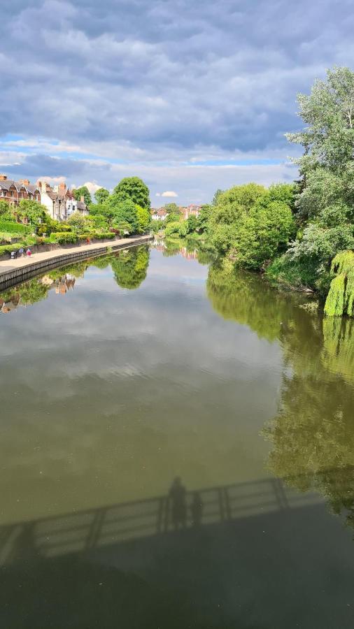 Boutique Shrewsbury Suites Bagian luar foto