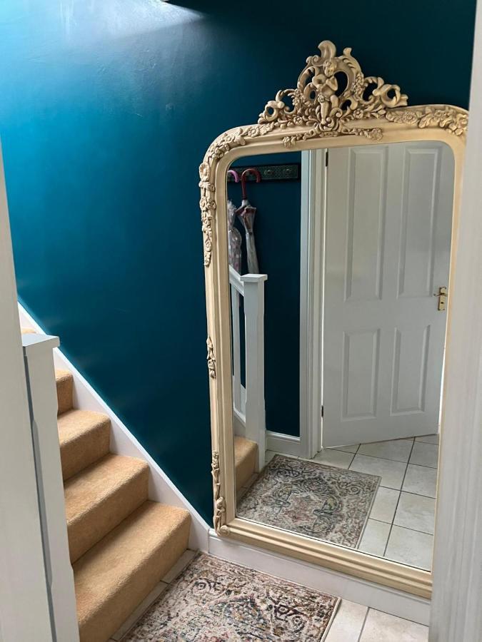 Boutique Shrewsbury Suites Bagian luar foto