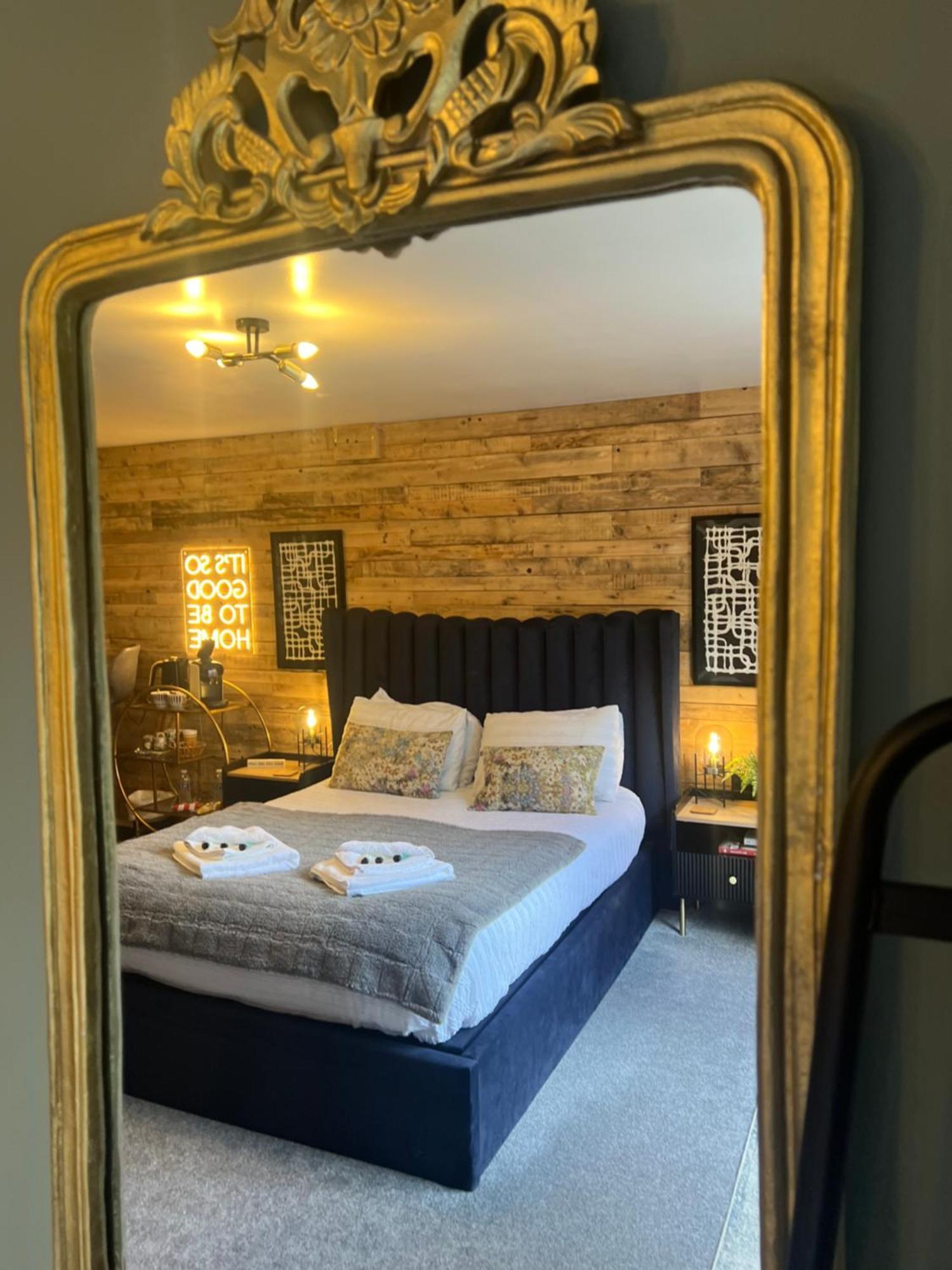 Boutique Shrewsbury Suites Bagian luar foto